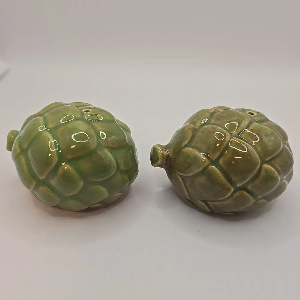 Artichoke Shaped Ceramic Salt and Pepper Shakers Set 3.5